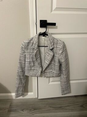 Windsor White & Black Cropped Plaid Blazer